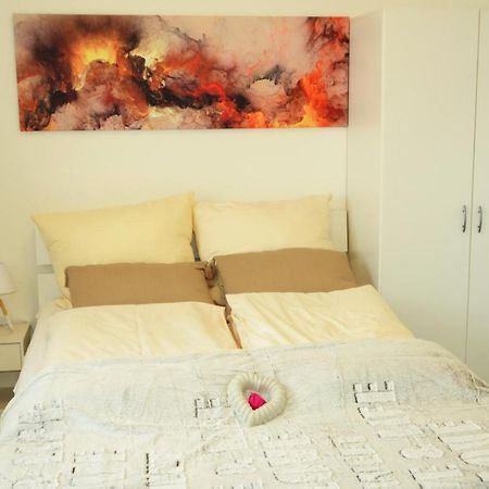 Unique Zentrale Moderne 2 Zimmer Wohnung nahe dem Park Villingen-Schwenningen Exterior foto