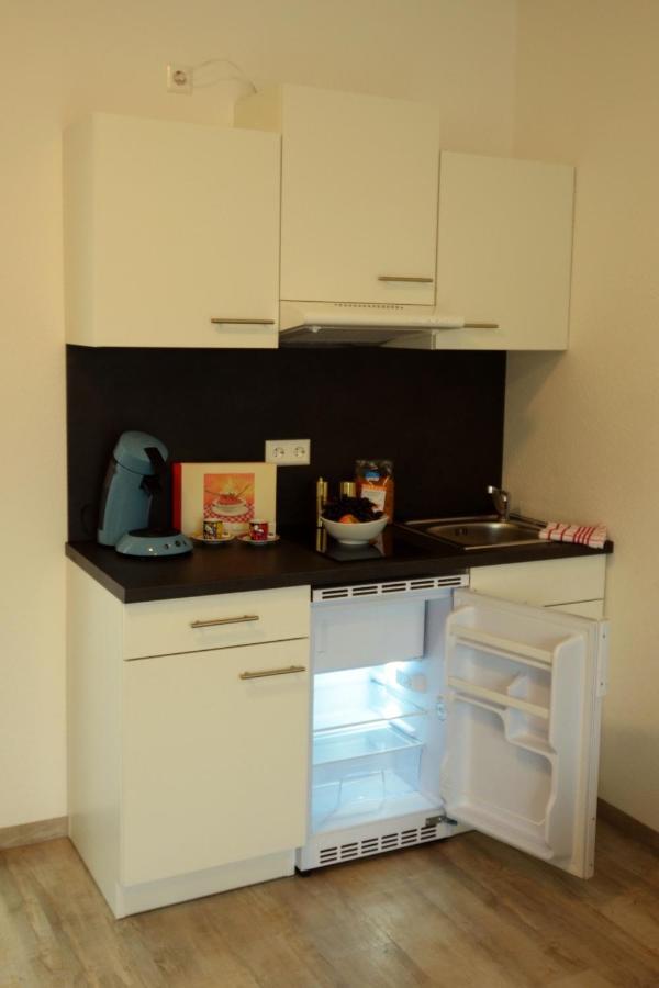 Unique Zentrale Moderne 2 Zimmer Wohnung nahe dem Park Villingen-Schwenningen Exterior foto